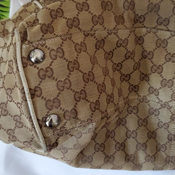 100% Authentic Gucci large tote. - Picture 10 of 12